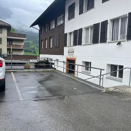 Zentral In *
